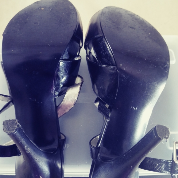 Guess Women's Black Heels - Picture 10 of 14